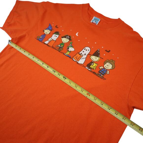 Vintage Peanuts Halloween Graphic T Shirt - Picture 8 of 9